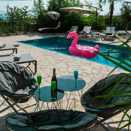 Jolly Villa *