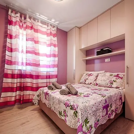 Jolly Villa *